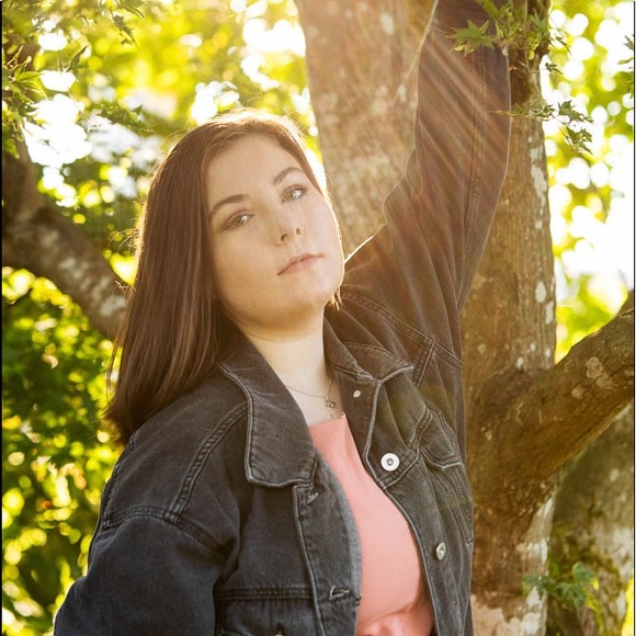 Meet your Posher, Kass - Picture 1 of 1